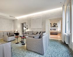Stunning Modern Apartment in the Heart of Venice Oda Düzeni