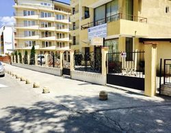 Stylish 1-bed Apartment in Sunny Beach Dış Mekan