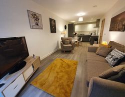 Stylish 2-bed Apartment in Manchester City Center Oda Düzeni