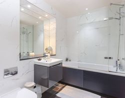 Stylish Studio Apartment in Affluent Chelsea Banyo Tipleri