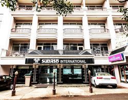 Hotel Subash International Dış Mekan