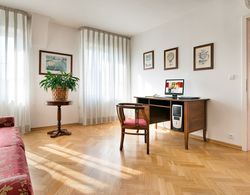 Suite Home Prague Genel