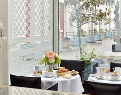 Hôtel Suites Unic Renoir Saint Germain Yerinde Yemek