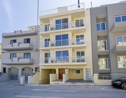 Summer Breeze Superior Apartment with Terrace by Getaways Malta Dış Mekan