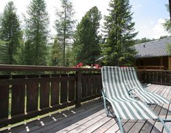 Sunlit Cabin with Hot Tub in Turracherhohe Oda Düzeni