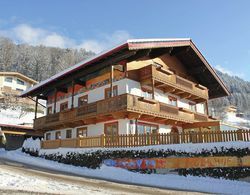 Sunlit Farmhouse near Hochzillertal Ski Area in Tyrol Dış Mekan