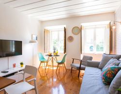 Sunlit Photographers 1bedroom Apartment in Alcântara Oda Düzeni