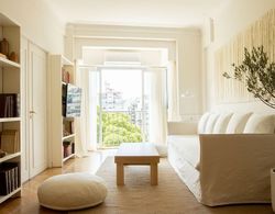 Sunny design apartment with amazing view Oda Düzeni