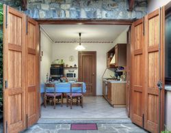 Sunny & Peacefully Situated House near Center of Village Yerinde Yemek
