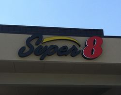 Super 8 by Wyndham Calhoun Genel
