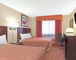 Super 8 by Wyndham Long Island City LGA Hotel Genel