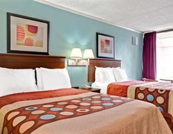 Super 8 by Wyndham Raleigh Downtown South Genel