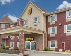 Super 8 by Wyndham Windsor Genel