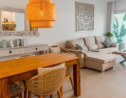 Super Nice and Spacious Condo Steps From the Beach Oda