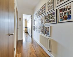 Superb Apartment With Terrace Near the River in Putney by Underthedoormat İç Mekan