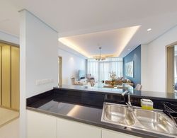 SuperHost - Bright and Spacious Apartment With Sea Views İç Mekan