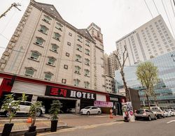 Suwon Rose Hotel Dış Mekan