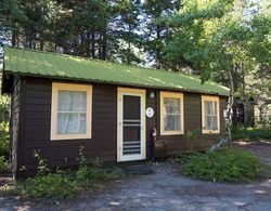 Swiftcurrent Motor Inn and Cabins - Inside the Park Dış Mekan