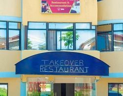 Takeover Restaurant & Accommodation Dış Mekan