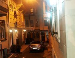 Taksim Nefti Residence Genel
