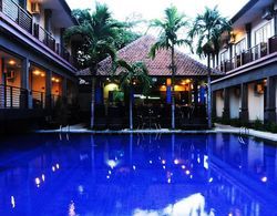 Taman Tirta Ayu Pool and Mansion Genel