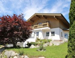 Tasteful Holiday Home in Hollersbach im Pinzgau With Garden Dış Mekan