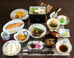 Temple Hotel Shimanobo Yerinde Yemek