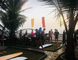 Tharanga Surfing Villa Genel