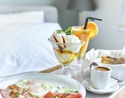 The Athens Version Luxury Suites Kahvaltı
