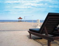 The Benoa Beach Front Villas & Spa Plaj