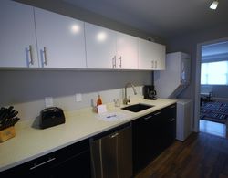 The Big Awesome 2BR 1BA Condo A - Includes Bi-weekly Cleanings w Linen Change Oda