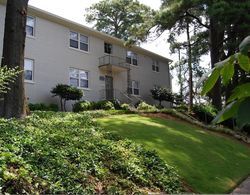 The Big Awesome 2BR 1BA Condo L - Includes Bi-weekly Cleanings w Linen Change Oda