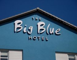 The Big Blue Hotel Genel
