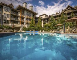 The Blackcomb Springs Suites at Whistler Havuz
