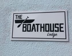 The Boathouse Lodge Dış Mekan