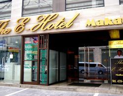 The E-Hotel Makati Genel
