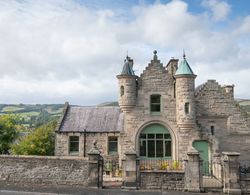The Five Turrets: Stay in Scotland in Style in a Historic Four-bed Holiday Home Öne Çıkan Resim