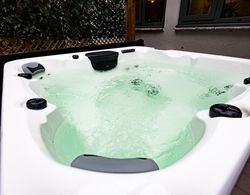 The North Wales Gathering - Hot Tub Sleeps Up To 16 Oda