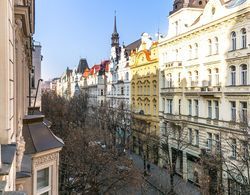 The Old Town Square & Parizska Apartments Oda Manzaraları