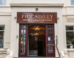 The Piccadilly Hotel Dış Mekan