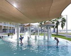 The Radisson Blu Resort Fujairah Havuz