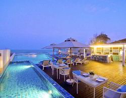 The Rock Hua Hin Beach Resort & Spa Havuz