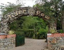 The Tiger Paw Resort Dış Mekan