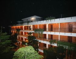 Thong's Inn - KNO Kualanamu Transit Hotel Dış Mekan
