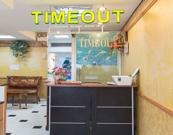 Time Out Hotel Beachfront Lobi