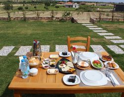 Tinos Otel & Bağ Evi Kahvaltı