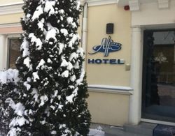 Tisza Alfa Hotel Dış Mekan