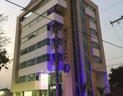 Hotel Titanium Plaza Dış Mekan