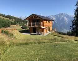 Top Chalet With Unobstructed Views in the Middle of the ski Resort of La Tzoumaz Dış Mekan