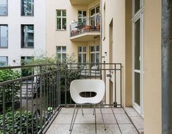Top Luxury Space Spree Mitte Berlin Oda Düzeni